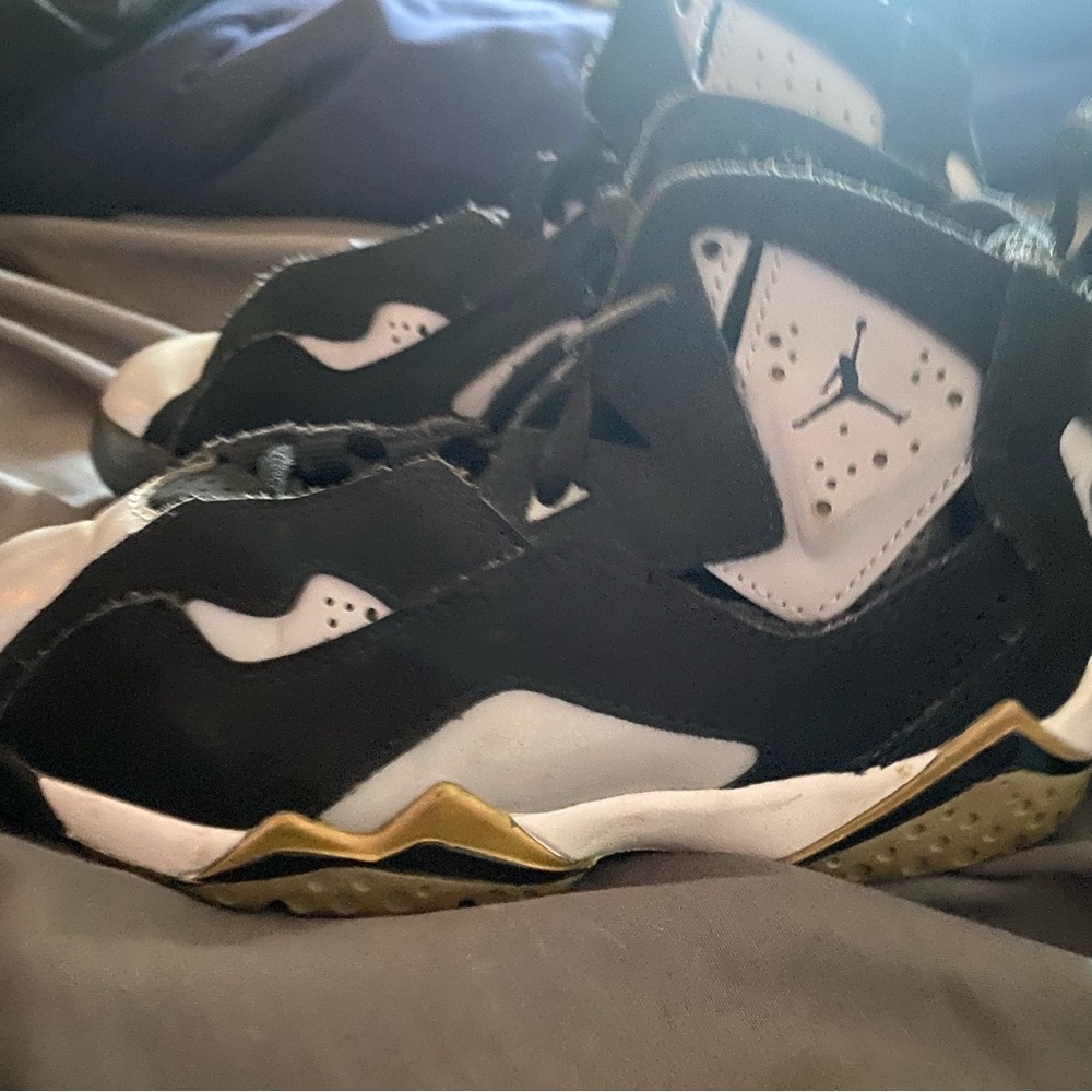 Black white grey toddler Jordan shoes